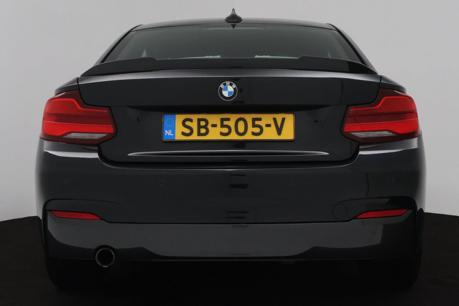 BMW 2 Serie Coupé 218i Executive Edition M-sport (Dealer onderhoud, NL-auto, Navi, Parkeerhulp V+A, Sportstoelen, Etc)