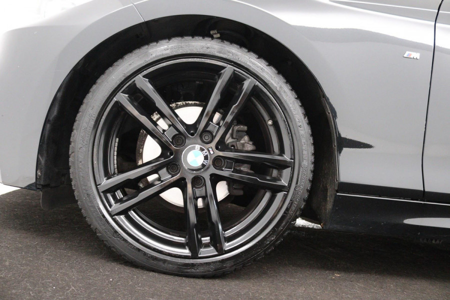 BMW 2 Serie Coupé 218i Executive Edition M-sport (Dealer onderhoud, NL-auto, Navi, Parkeerhulp V+A, Sportstoelen, Etc)