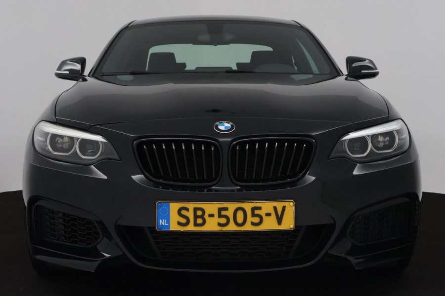 BMW 2 Serie Coupé 218i Executive Edition M-sport (Dealer onderhoud, NL-auto, Navi, Parkeerhulp V+A, Sportstoelen, Etc)