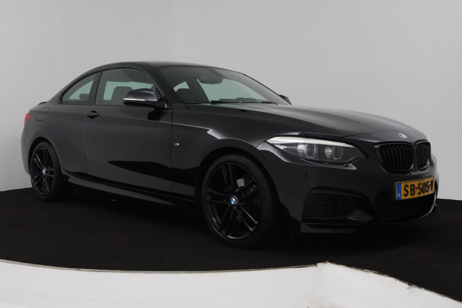 BMW 2 Serie Coupé 218i Executive Edition M-sport (Dealer onderhoud, NL-auto, Navi, Parkeerhulp V+A, Sportstoelen, Etc)