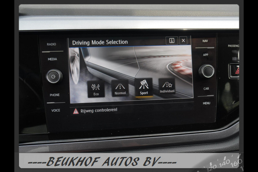 Volkswagen Polo 1.0 TSI Highline Panoramadak Xenon Carplay Volkswagen Polo 1.0 TSI Highline Panoramadak Xenon Carplay