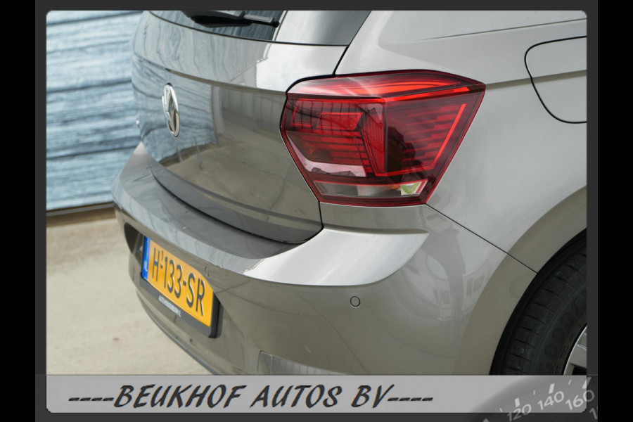 Volkswagen Polo 1.0 TSI Highline Panoramadak Xenon Carplay Volkswagen Polo 1.0 TSI Highline Panoramadak Xenon Carplay