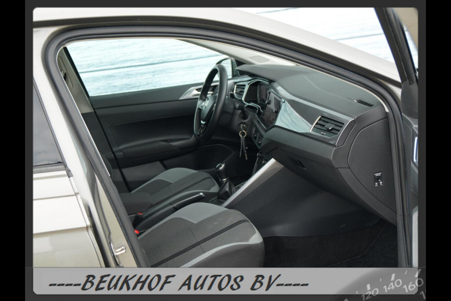 Volkswagen Polo 1.0 TSI Highline Panoramadak Xenon Carplay Volkswagen Polo 1.0 TSI Highline Panoramadak Xenon Carplay