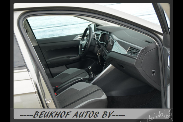 Volkswagen Polo 1.0 TSI Highline Panoramadak Xenon Carplay Volkswagen Polo 1.0 TSI Highline Panoramadak Xenon Carplay