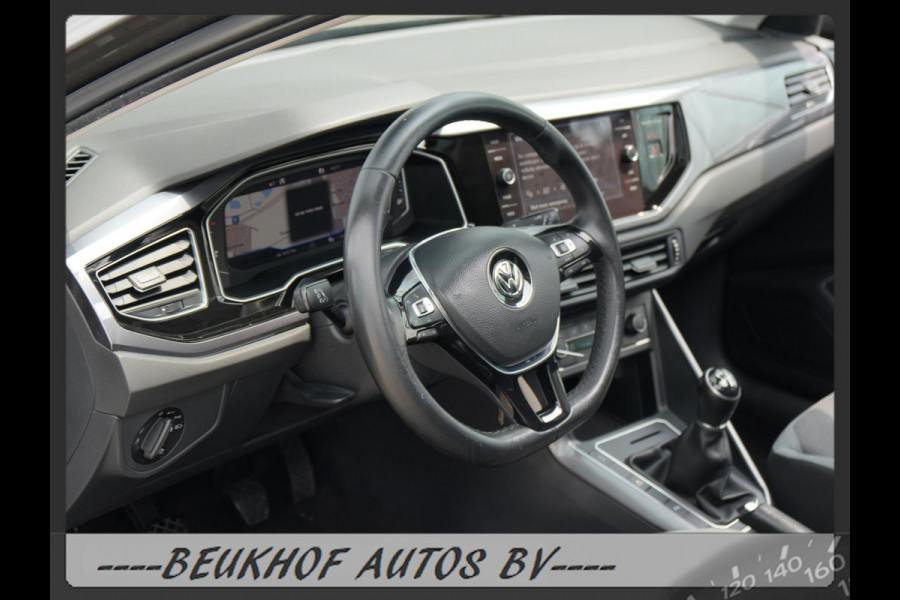 Volkswagen Polo 1.0 TSI Highline Panoramadak Xenon Carplay Volkswagen Polo 1.0 TSI Highline Panoramadak Xenon Carplay
