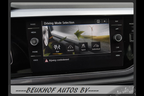 Volkswagen Polo 1.0 TSI Highline Panoramadak Xenon Carplay Volkswagen Polo 1.0 TSI Highline Panoramadak Xenon Carplay