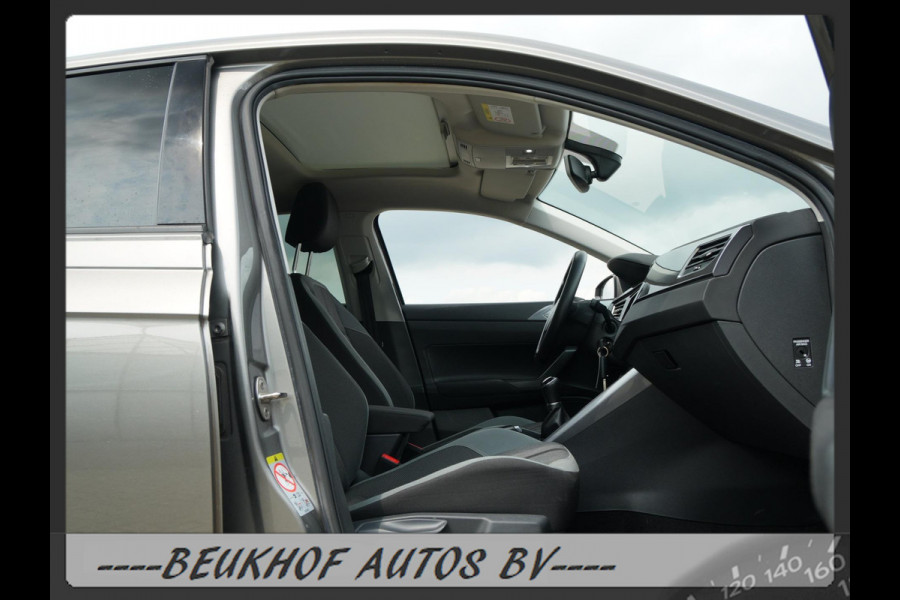 Volkswagen Polo 1.0 TSI Highline Panoramadak Xenon Carplay Volkswagen Polo 1.0 TSI Highline Panoramadak Xenon Carplay