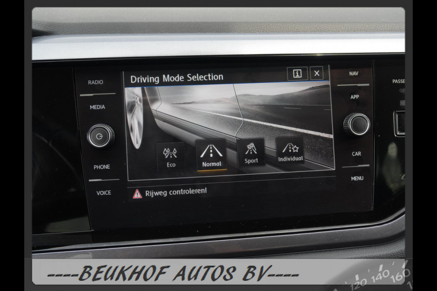 Volkswagen Polo 1.0 TSI Highline Panoramadak Xenon Carplay Volkswagen Polo 1.0 TSI Highline Panoramadak Xenon Carplay