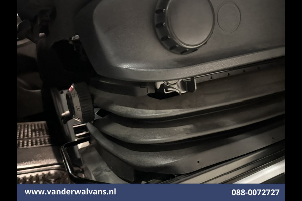 Mercedes-Benz Sprinter 315 CDI 150pk L3H2 Euro6 Airco | 360 Graden Camera | Navigatie | Apple Carplay | Android Auto | Cruisecontrol, Chauffeursstoel, Trekhaak, Stoelverwarming, 270 Gr. achterdeuren, Bijrijdersbank, Parkeersensoren