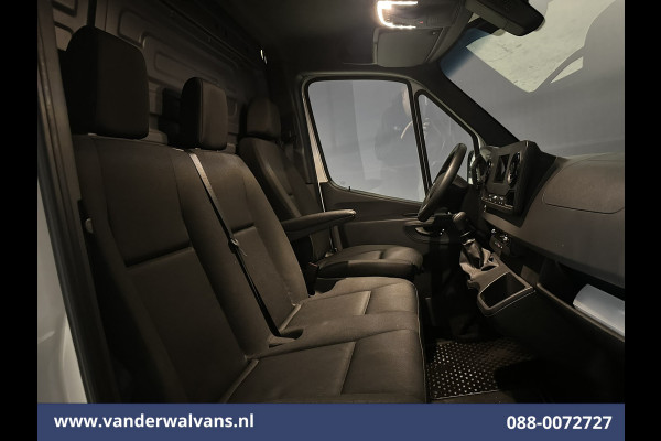 Mercedes-Benz Sprinter 315 CDI 150pk L3H2 Euro6 Airco | 360 Graden Camera | Navigatie | Apple Carplay | Android Auto | Cruisecontrol, Chauffeursstoel, Trekhaak, Stoelverwarming, 270 Gr. achterdeuren, Bijrijdersbank, Parkeersensoren