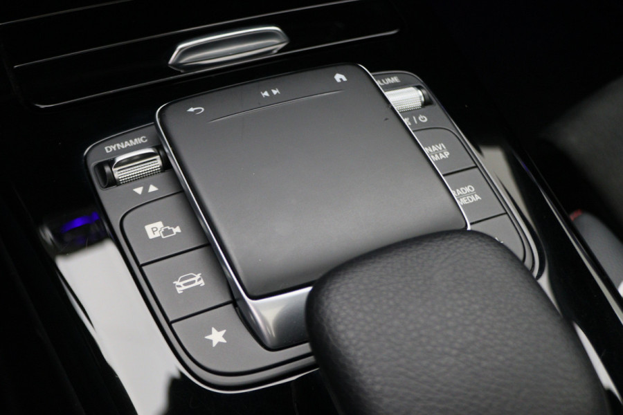 Mercedes-Benz CLA-Klasse 250 e Business Solution AMG Limited Panoramadak, Memory, Matrix LED, Sfeerverlichting, Apple Carplay, DAB
