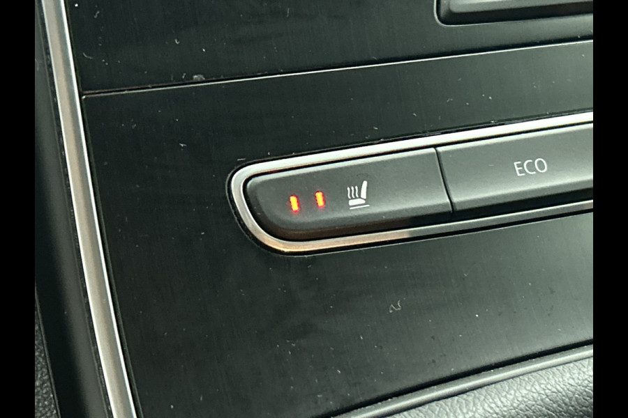 Renault Scénic 1.3 TCe Limited / CAMERA / NAVI / Park. sensoren V+A / Stoelverwarming Renault Scénic 1.3 TCe Limited / CAMERA / NAVI / Park. sensoren V+A / Stoelverwarming