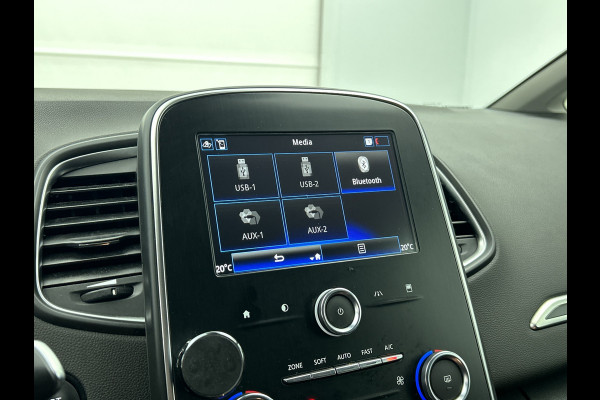 Renault Scénic 1.3 TCe Limited / CAMERA / NAVI / Park. sensoren V+A / Stoelverwarming Renault Scénic 1.3 TCe Limited / CAMERA / NAVI / Park. sensoren V+A / Stoelverwarming