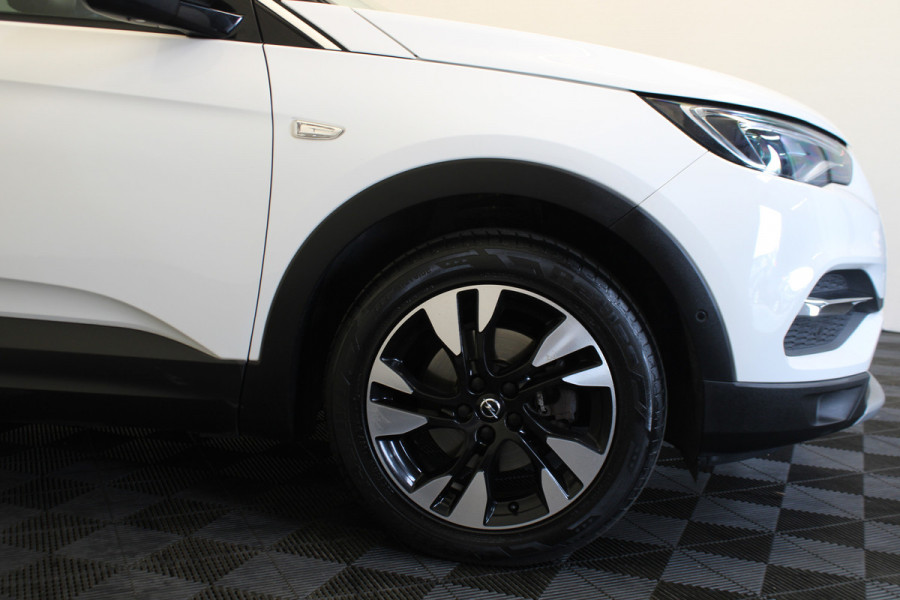 Opel Grandland X 1.2 Turbo Business Executive