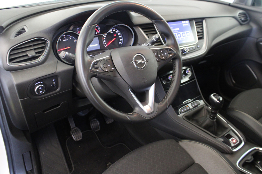 Opel Grandland X 1.2 Turbo Business Executive