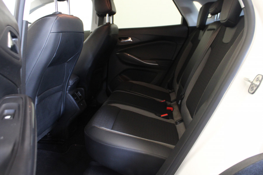 Opel Grandland X 1.2 Turbo Business Executive