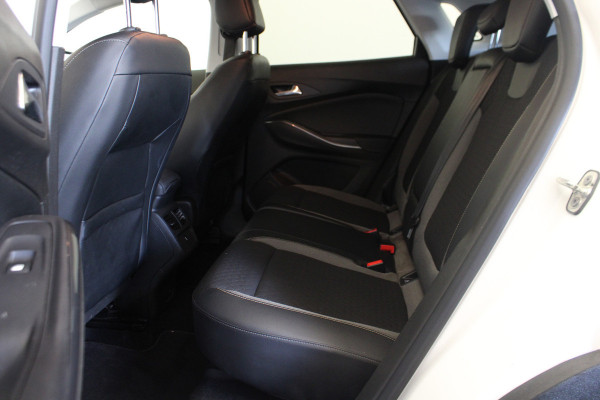 Opel Grandland X 1.2 Turbo Business Executive