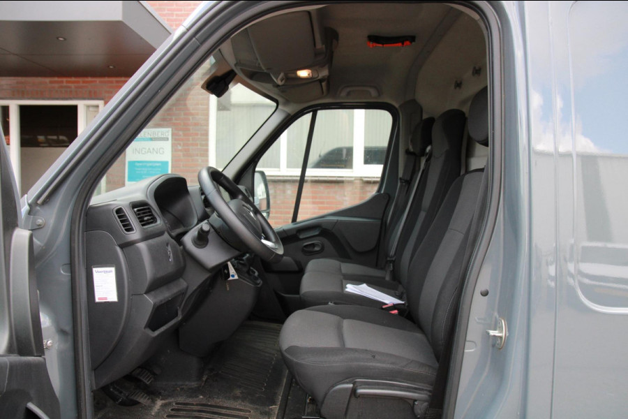 Renault Master T35 2.3 dCi 135PK L3H2 / Trekhaak / Camera / Navi / 3 zits