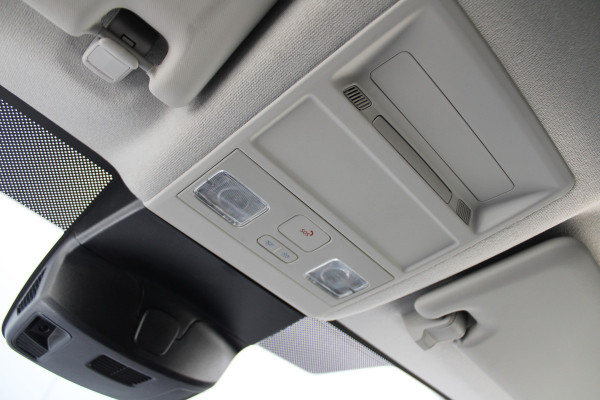 Ford Transit Custom 320 2.0 TDCI L2H1 Trend 136pk - 2x Schuifdeur - LED koplampen - Carplay - Android - Camera - Stoelverwarming - 70l tank - Rijkla