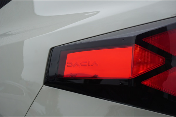 Dacia Duster 140PK Hybrid Journey 360° CAMERA | DODEHOEK | NAVI | FULL-LED!