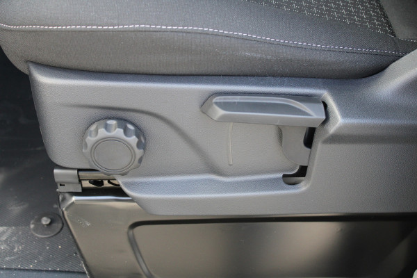 Ford Transit Custom 300 2.0 TDCI L1H1 Trend 136pk - Carplay - Android - Camera - LED - Stoelverwarming - 70l tank - Rijklaar Ford Transit Custom 300 2.0 TDCI L1H1 Trend 136pk - Carplay - Android - Camera - LED - Stoelverwarming - 70l tank - Rijklaar