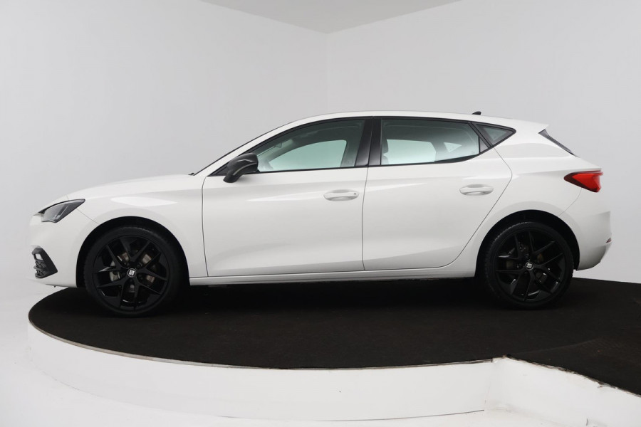 Seat Leon 1.0 TSI Reference (DIGITALE COCKPIT, CRUISE CONTROL, PARKEERSENSOREN, NAVIGATIE, CARPLAY)