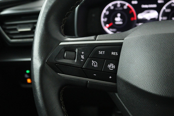 Seat Leon 1.0 TSI Reference (DIGITALE COCKPIT, CRUISE CONTROL, PARKEERSENSOREN, NAVIGATIE, CARPLAY)