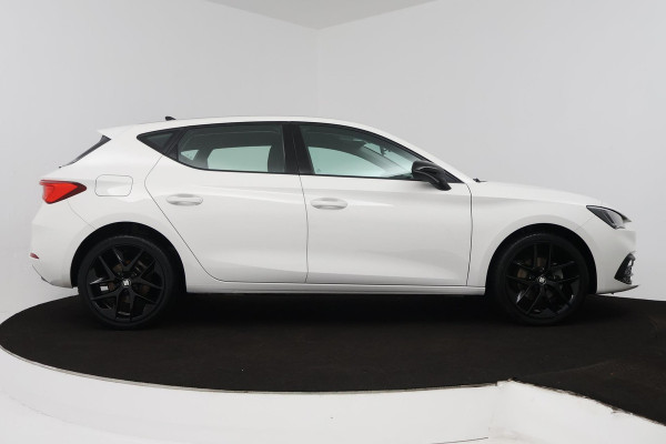 Seat Leon 1.0 TSI Reference (DIGITALE COCKPIT, CRUISE CONTROL, PARKEERSENSOREN, NAVIGATIE, CARPLAY)