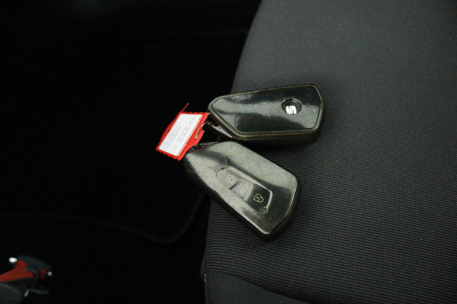 Seat Leon 1.0 TSI Reference (DIGITALE COCKPIT, CRUISE CONTROL, PARKEERSENSOREN, NAVIGATIE, CARPLAY)