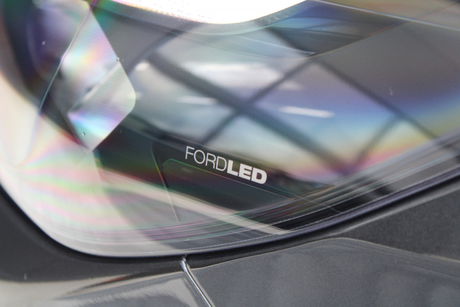 Ford Transit Custom 320 2.0 TDCI L2H1 Limited 150pk - Adaptive Cruise - Verwarmd stuur - Blind spot - Navigatie - Camera - Draadloos laden - Rijklaa Ford Transit Custom 320 2.0 TDCI L2H1 Limited 150pk - Adaptive Cruise - Verwarmd stuur - Blind spot - Navigatie - Camera - Draadloos laden - Rijklaa