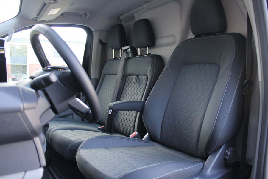 Ford Transit Custom 320 2.0 TDCI L2H1 Limited 150pk - 2x Schuifdeur - Adaptive Cruise - Verwarmd stuur - Blind spot - Navigatie - Camera - Draadloos Ford Transit Custom 320 2.0 TDCI L2H1 Limited 150pk - 2x Schuifdeur - Adaptive Cruise - Verwarmd stuur - Blind spot - Navigatie - Camera - Draadloos
