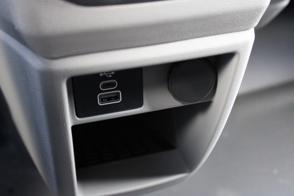 Ford Transit Custom 320 2.0 TDCI L2H1 Limited 150pk - 2x Schuifdeur - Adaptive Cruise - Verwarmd stuur - Blind spot - Navigatie - Camera - Draadloos Ford Transit Custom 320 2.0 TDCI L2H1 Limited 150pk - 2x Schuifdeur - Adaptive Cruise - Verwarmd stuur - Blind spot - Navigatie - Camera - Draadloos