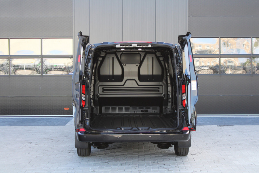 Ford Transit Custom 320 2.0 TDCI L2H1 Limited 150pk - Adaptive Cruise - Verwarmd stuur - Blind spot - Navigatie - Camera - Draadloos laden - Rijklaa