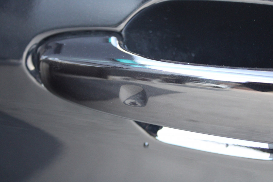 Ford Transit Custom 320 2.0 TDCI L2H1 Limited 150pk - Adaptive Cruise - Verwarmd stuur - Blind spot - Navigatie - Camera - Draadloos laden - Rijklaa