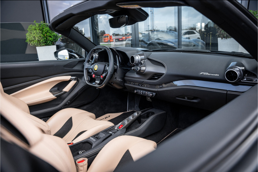 Ferrari F8 Spider 3.9 V8 HELE - Origineel NL | Akrapovic 50 Years | Nero | Carbon Racing Seats | Lift | Camera