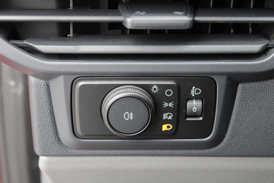 Ford Transit Custom 320 2.0 TDCI L2H1 Trend 136pk - 2x Schuifdeur - Carplay - Camera - Stoelverwarming - LED - 70l tank - Rijklaar Ford Transit Custom 320 2.0 TDCI L2H1 Trend 136pk - 2x Schuifdeur - Carplay - Camera - Stoelverwarming - LED - 70l tank - Rijklaar