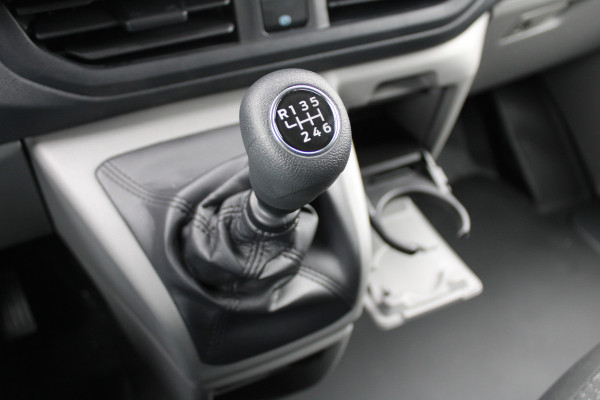 Ford Transit Custom 320 2.0 TDCI L2H1 Trend 136pk - 2x Schuifdeur - Carplay - Camera - Stoelverwarming - LED - 70l tank - Rijklaar Ford Transit Custom 320 2.0 TDCI L2H1 Trend 136pk - 2x Schuifdeur - Carplay - Camera - Stoelverwarming - LED - 70l tank - Rijklaar