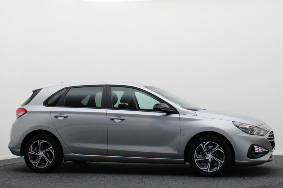 Hyundai i30 1.0 T-GDi MHEV Comfort Camera, Apple Carplay, Stuur-/Stoelverw., LED, DAB, 16"