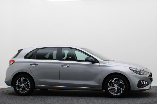 Hyundai i30 1.0 T-GDi MHEV Comfort Camera, Apple Carplay, Stuur-/Stoelverw., LED, DAB, 16"