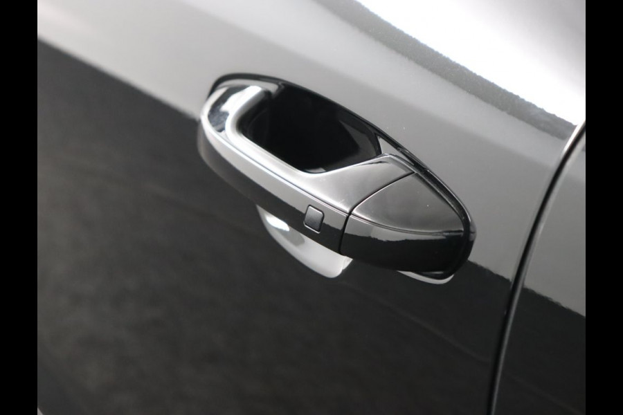 Kia Niro EV DynamicLine 64.8 kWh - SOH 98,3% - Stoel-/stuurverwarming - Navigatie - Cruise Control - Climate Control - Keyless Fabrieksgarantie tot 02-2030