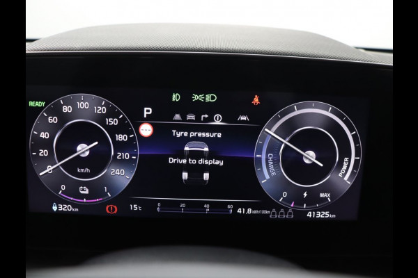 Kia Niro EV DynamicLine 64.8 kWh - SOH 98,3% - Stoel-/stuurverwarming - Navigatie - Cruise Control - Climate Control - Keyless Fabrieksgarantie tot 02-2030