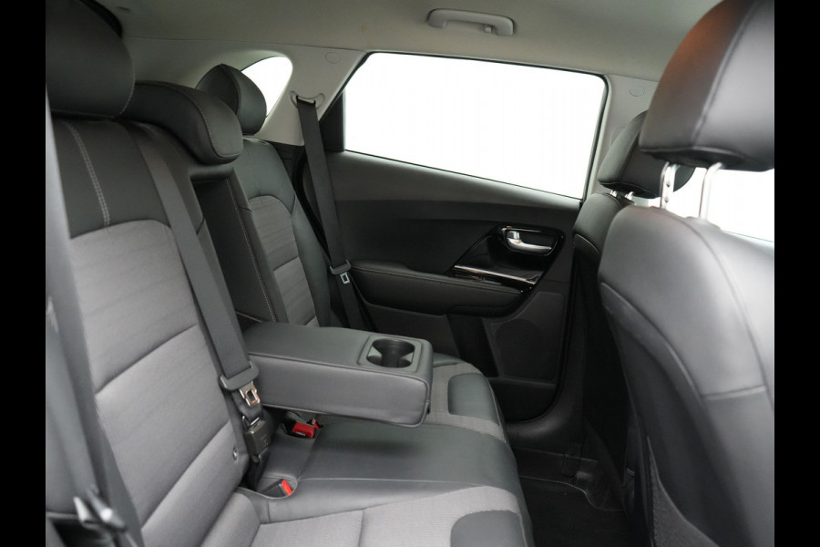 Kia Niro 1.6 GDi PHEV DynamicLine Plug In Hybrid 141pk Dealer O.H PHEV | Adaptive Cruise | Lederen Sportstoelen Verwarmd | Camera | Apple Carplay | Blis | Navigatie | Stuur Verwarmd |