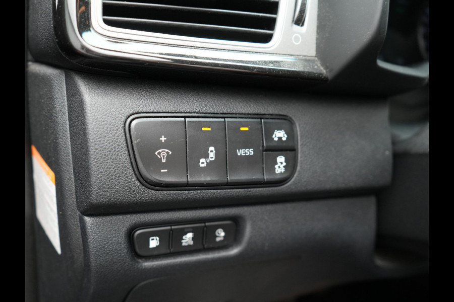 Kia Niro 1.6 GDi PHEV DynamicLine Plug In Hybrid 141pk Dealer O.H PHEV | Adaptive Cruise | Lederen Sportstoelen Verwarmd | Camera | Apple Carplay | Blis | Navigatie | Stuur Verwarmd |