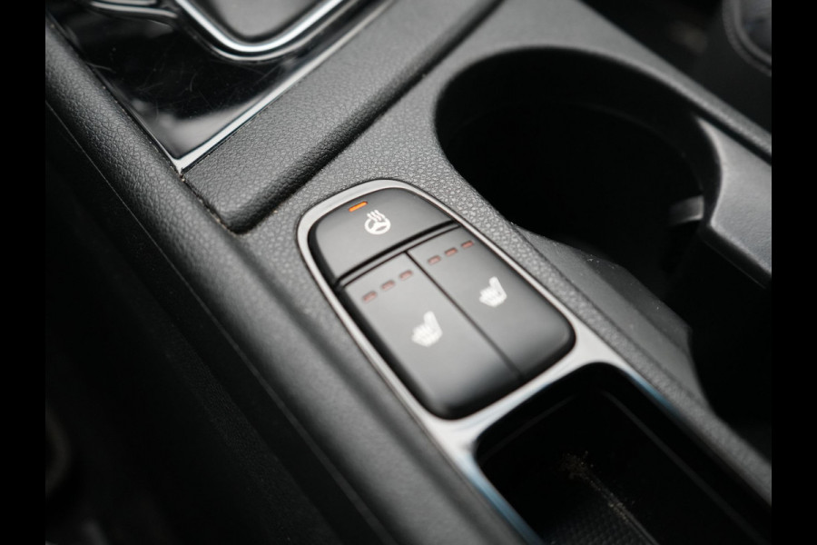 Kia Niro 1.6 GDi PHEV DynamicLine Plug In Hybrid 141pk Dealer O.H PHEV | Adaptive Cruise | Lederen Sportstoelen Verwarmd | Camera | Apple Carplay | Blis | Navigatie | Stuur Verwarmd |