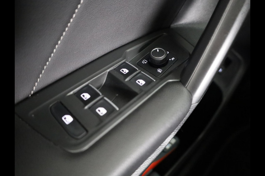 Volkswagen Tiguan Allspace 1.5 TSI R-Line Business 150PK DSG | Verlengde garantie | Navigatie | Matrix LED koplampen | Elektrische achterklep |