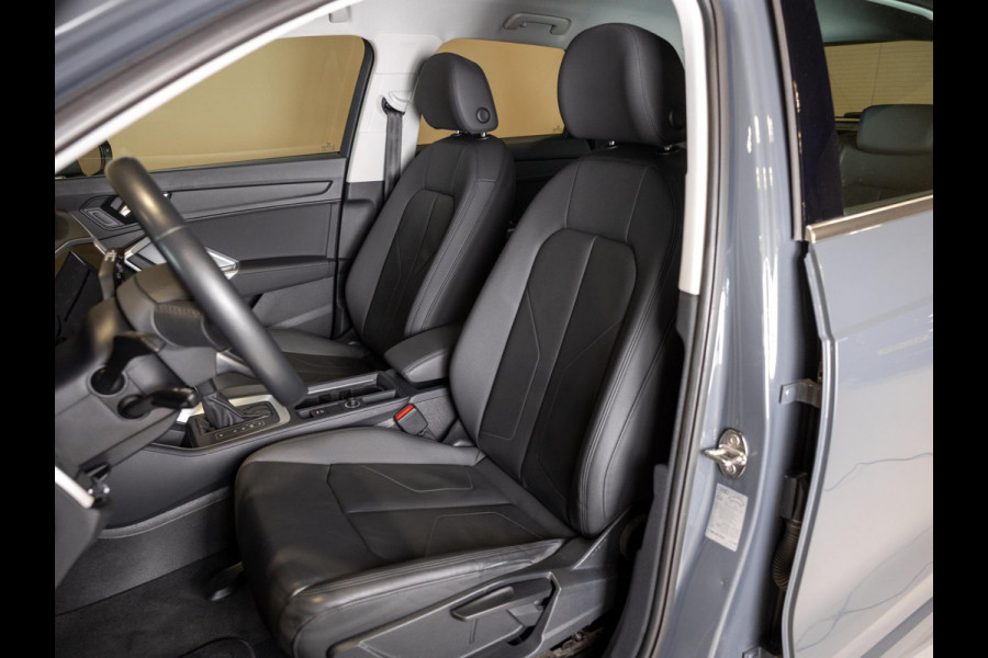 Audi Q3 40 TFSI quattro Pro Line business / 190pk / Trekhaak / Achteruitrij camera / Keyless entry / Stoelverwarming /