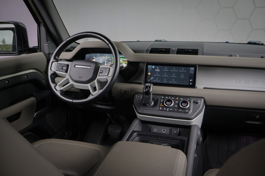 Land Rover Defender 110 2.0 P400e 110 | STOELVERWARMING | 360 CAMERA | APPLE CARPLAY | TREKHAAK | DEALONDERHOUDEN | STUURVERWARMING |