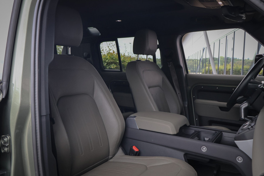 Land Rover Defender 110 2.0 P400e 110 | STOELVERWARMING | 360 CAMERA | APPLE CARPLAY | TREKHAAK | DEALONDERHOUDEN | STUURVERWARMING |