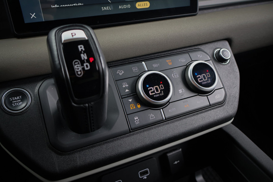 Land Rover Defender 110 2.0 P400e 110 | STOELVERWARMING | 360 CAMERA | APPLE CARPLAY | TREKHAAK | DEALONDERHOUDEN | STUURVERWARMING |