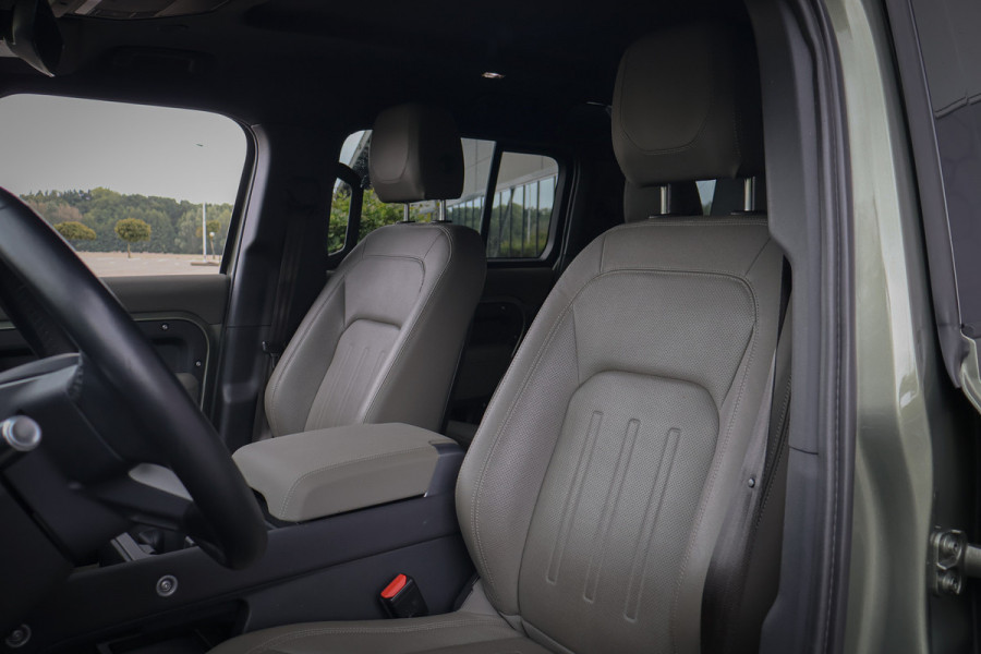 Land Rover Defender 110 2.0 P400e 110 | STOELVERWARMING | 360 CAMERA | APPLE CARPLAY | TREKHAAK | DEALONDERHOUDEN | STUURVERWARMING |